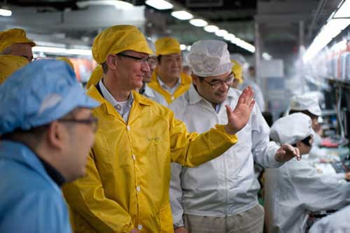 Tim-Cook-at-Foxconn.jpg